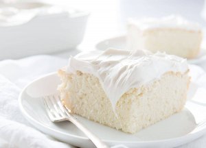 طريقة عمل الكيكة البيضاء