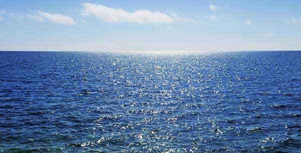 رؤية البحر في المنام هي القوة والقوة واتجاهات الرزق الواسعة