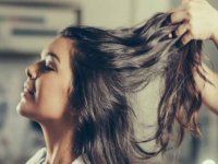 طريقة ازالة القشرة من الشعر