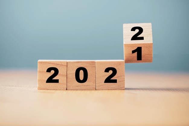 رسائل تهنئة بالعام الجديد 2022 للاهل والاقارب