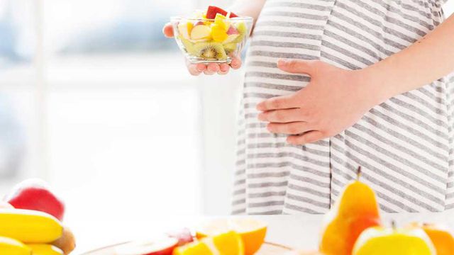 الاكل الصحي للحامل والجنين والأكل الممنوع في الشهور الأولى