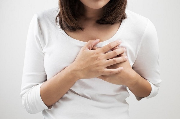 هل يسبب التصلب اللويحي ألم في الصدر؟