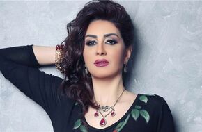 "صعيدي ولا مودرن".. وفاء عامر تحيّر جمهورها من غرفة المكياج (فيديو) | أهل مصر