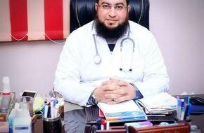 الدكتور وائل عرفة الطبيب الذي تنبأ بوفاته وطلب صورة «رايقة» في آخر ظهو