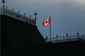 كندا تحث مواطنيها على تجنب السفر غير الضروري إلى أوكرانيا