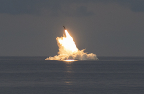 كوريا الشمالية تطلق صاروخين باليستيين باتجاه البحر الشرقي