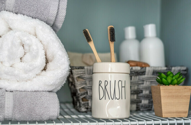 متى يجب تنظيف أسنانك بالفرشاة قبل الإفطار أم بعده؟