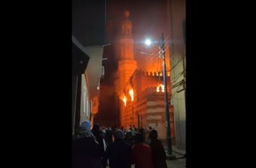 مصر.. حريق ضخم بمسجد الشيخ علم الدين بأسيوط (فيديو)