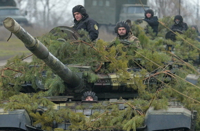 بعد تصريحات مثيرة للجدل... بايدن يتعهد رد "صارم" على أي تحرك عسكري روسي في أوكرانيا
