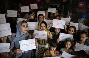 كابل.. طالبان تقتحم شقة وتعتقل ناشطة وشقيقاتها