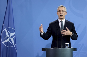 وسائل إعلام: الدول الكبرى في الناتو طلبت من ستولتنبيرغ البقاء في منصبه