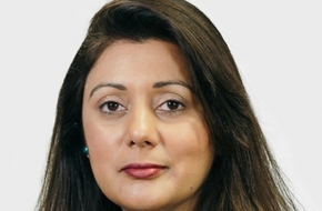 وزيرة بريطانية: تمت إقالتي من منصبي بسبب عقيدتي الإسلامية