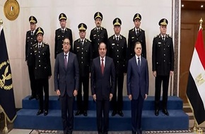 صورة تذكارية للرئيس السيسي وقيادات الداخلية قبل بدء احتفالية عيد الشرطة