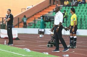 إيجوافوين يعلن استقالته من تدريب نيجيريا عقب الهزيمة أمام تونس