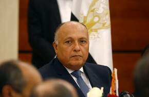 وزير الخارجية يعود إلى القاهرة قادما من سلطة عمان 