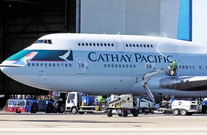 شركة طيران كاثي باسيفيك في هونج كونج تقلص خسائرها خلال 2021