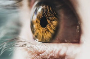 خمسة أسباب شائعة لاحمرار العين.. تعرف عليها