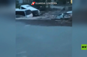 انهيار أرضي هائل في جزيرة إيطالية