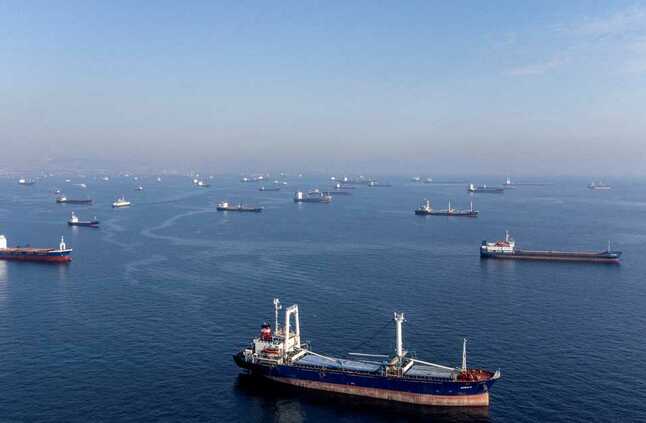 تركيا تفاقم من أزمة تكدس ناقلات النفط في مضيق البوسفور