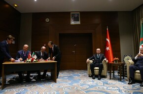 الجزائر وتركيا توقعان عددا من اتفاقيات التعاون في المجمع الرئاسي بأنقرة