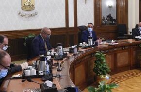 رئيس الوزراء يتابع موقف مشروعات الطرق الجارى تنفيذها والتنسيق بين الجهات المنفذة - اليوم السابع