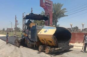 رئيس مدينة طهطا يتابع استكمال أعمال رصف الطرق بسوهاج | أهل مصر