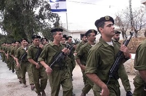 جيش لبنان الجنوبي: ماذا نعرف عن الميليشيا التي قررت إسرائيل صرف مساعدات مالية لمقاتليها السابقين؟