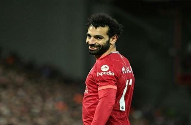 من هو بطل تجديد عقد محمد صلاح مع ليفربول؟