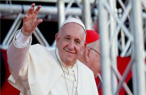البابا فرانسيس ينفي شائعات استقالته
