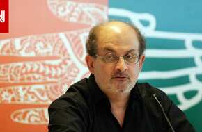 بـ2017 خامنئي علق على فتوى إهدار دم سلمان رشدي.. هذا ما قاله