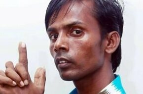 "صوته وحش".. شرطة بنجلاديش تحتجز مغنيا وتجبره على توقيع اعتذار - اليوم السابع