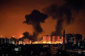 إسرائيل تشن غارات على غزة وسط إطلاق قذائف صاروخية من القطاع
