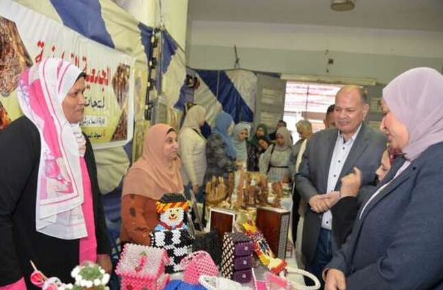 محافظ أسيوط يفتتح معرض الملابس والمنتجات المصرية بنادي الواي