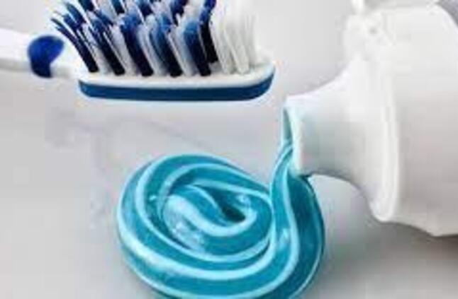 ما حكم استعمال الصائم فرشاة الأسنان؟.. الإفتاء توضح