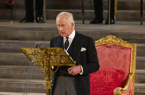 صحيفة: بايدن لن يحضر مراسم تتويج تشارلز الثالث ملكا لبريطانيا