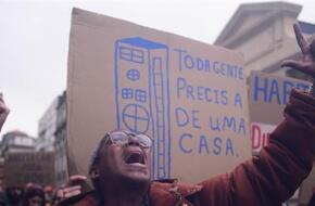 آلاف البرتغاليين في شوارع لشبونة احتجاجا على ارتفاع الإيجارات وأسعار المنازل