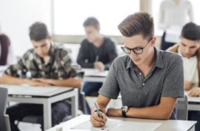 نصائح نفسية للتغلب على الخوف من امتحانات الثانوية العامة - اليوم السابع