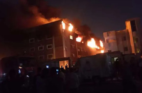 إصابة 8 أشخاص في حريق مصنع بالعبور