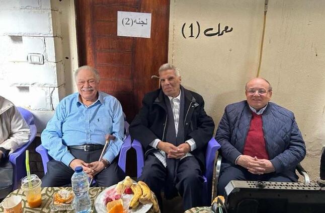 صاحب «عتبات البهجة» يزور يحيى الفخرانى ومجدى أبو عميرة في موقع تصوير المسلسل