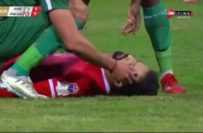 بعد وفاة لاعب جزائري.. نجوم كرة سقطوا على البساط الأخضر بينهم أحمد رفعت