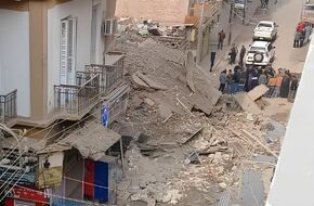 انهيار عقار مكون من 3 طوابق في بولاق أبو العلا | أهل مصر