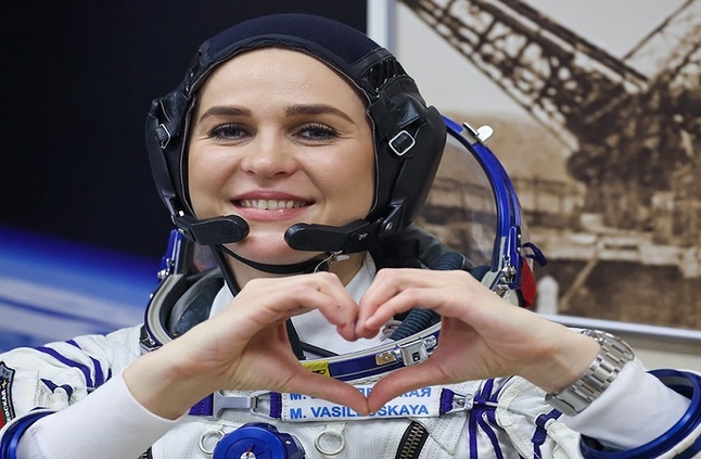أول رائدة بيلاروسية تجري تجارب بيولوجية على متن محطة الفضاء الدولية