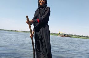 تمردت على التقاليد.. «صبرة» امرأة أسيوطية تعمل في صيد السمك لمدة 30 سنة | أهل مصر