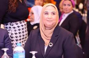 وزيرة التضامن تتابع تداعيات حريق مول تجارى بمحافظة أسوان - اليوم السابع
