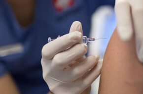 الصحة: برنامج التطعيمات يقدم خدمات مهمة للحماية من الأمراض المعدية - صوت الأمة