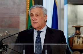 وزير خارجية إيطاليا يدعو إسرائيل إلى وقف عملياتها العسكرية في غزة