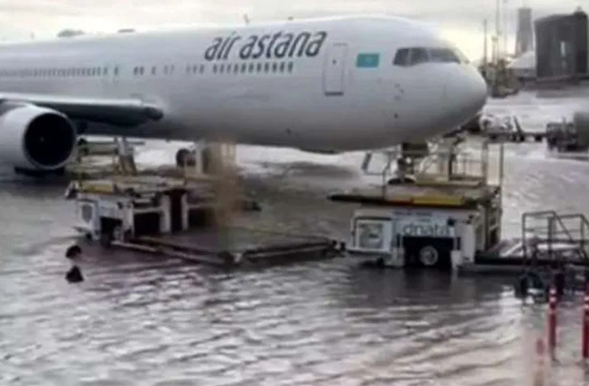 أمطار دبي تصيب الإمارة بالشلل.. تأجيل رحلات الطيران وتعطيل الدراسة
