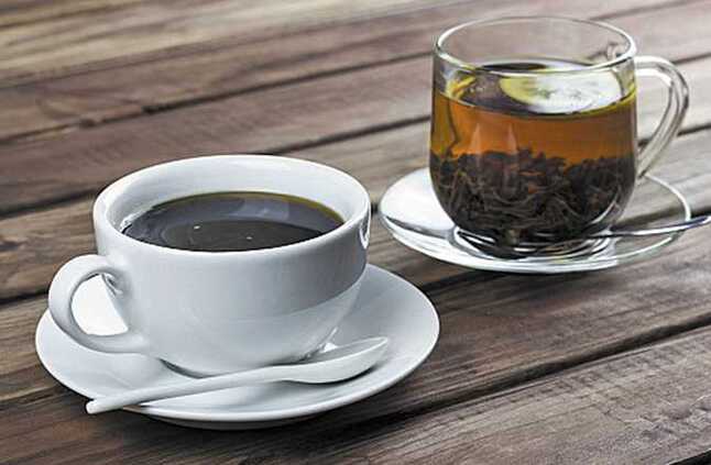 لهذه الأسباب.. عليك استبدال القهوة بشاي الأعشاب | المصري اليوم