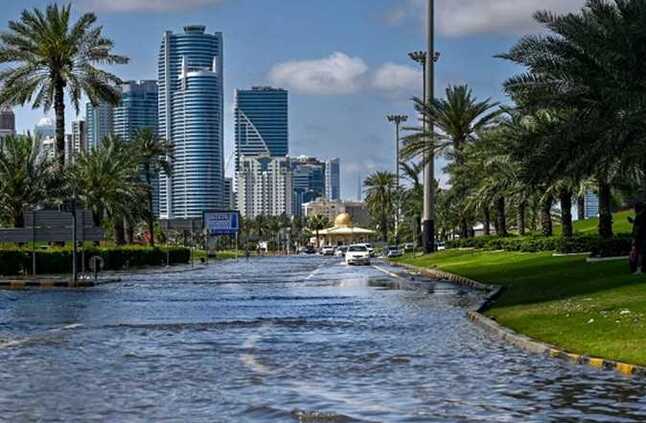 فيضانات الإمارات 2024.. هل اجتاحت الأمطار دبي بسبب ظاهرة التلقيح السحابي؟ | المصري اليوم