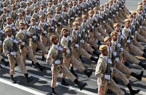 قائد القوات البرية الإيرانية: مسيرات صغيرة هاجمت أجواءنا ودفاعاتنا تصدت لها